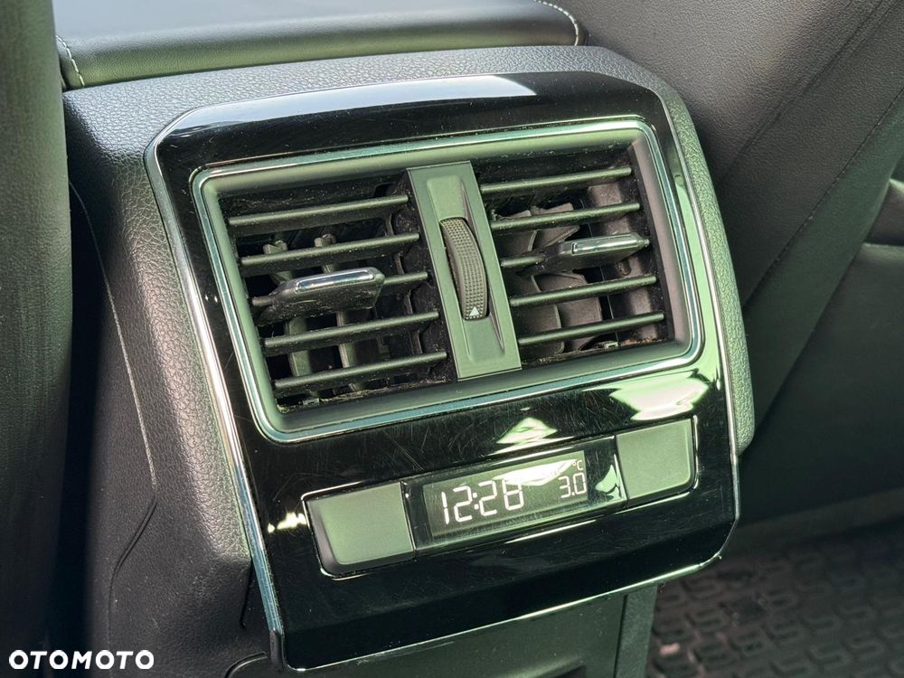 Skoda Superb 2.0 TDI SCR 4x4 Sportline DSG - 31