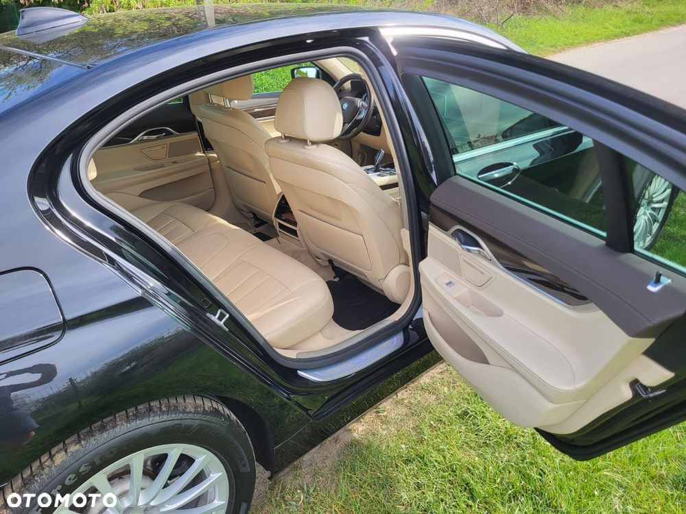 BMW Seria 7 740d xDrive - 10