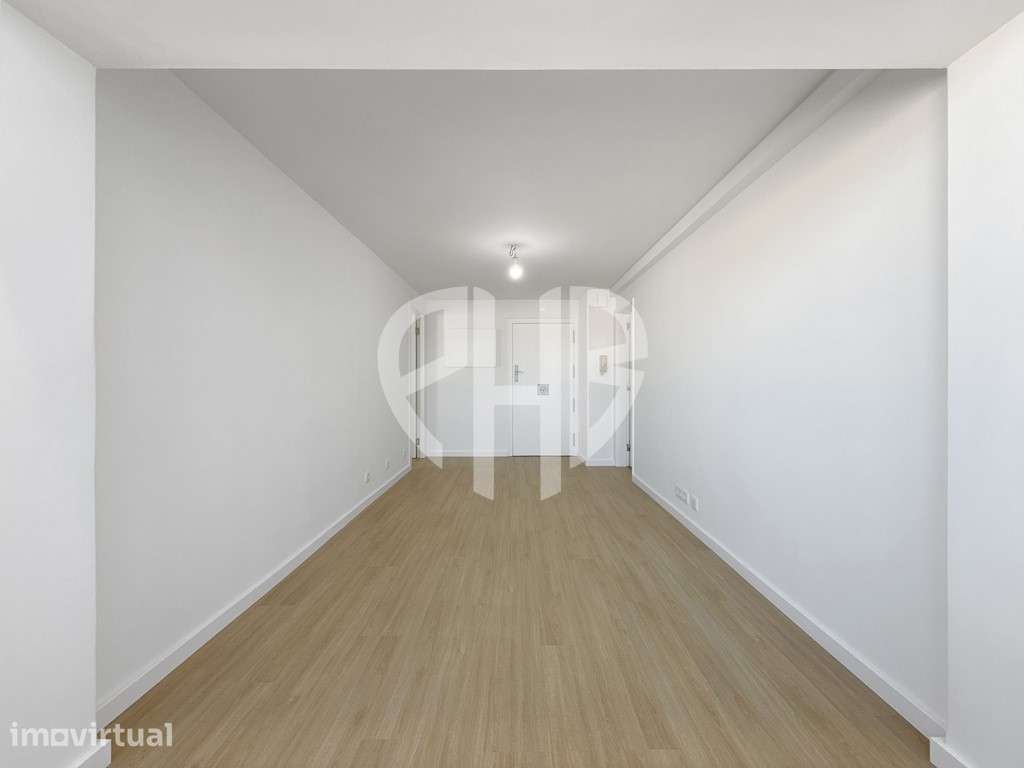 T2 Totalmente Remodelado com Vista Mar e Castelo | Santana, Sesimbra - Grande imagem: 3/25