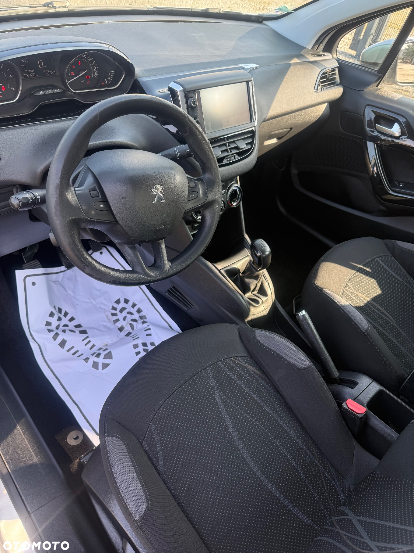 Peugeot 208 - 6