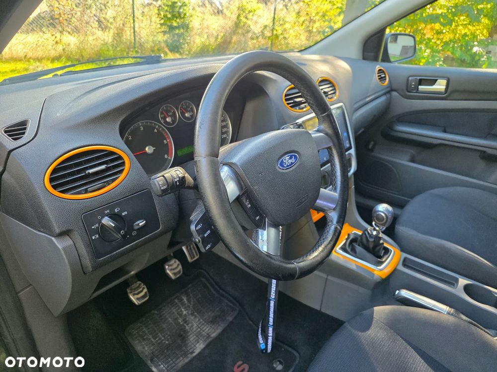 Ford Focus 2.0 TDCi Sport - 16