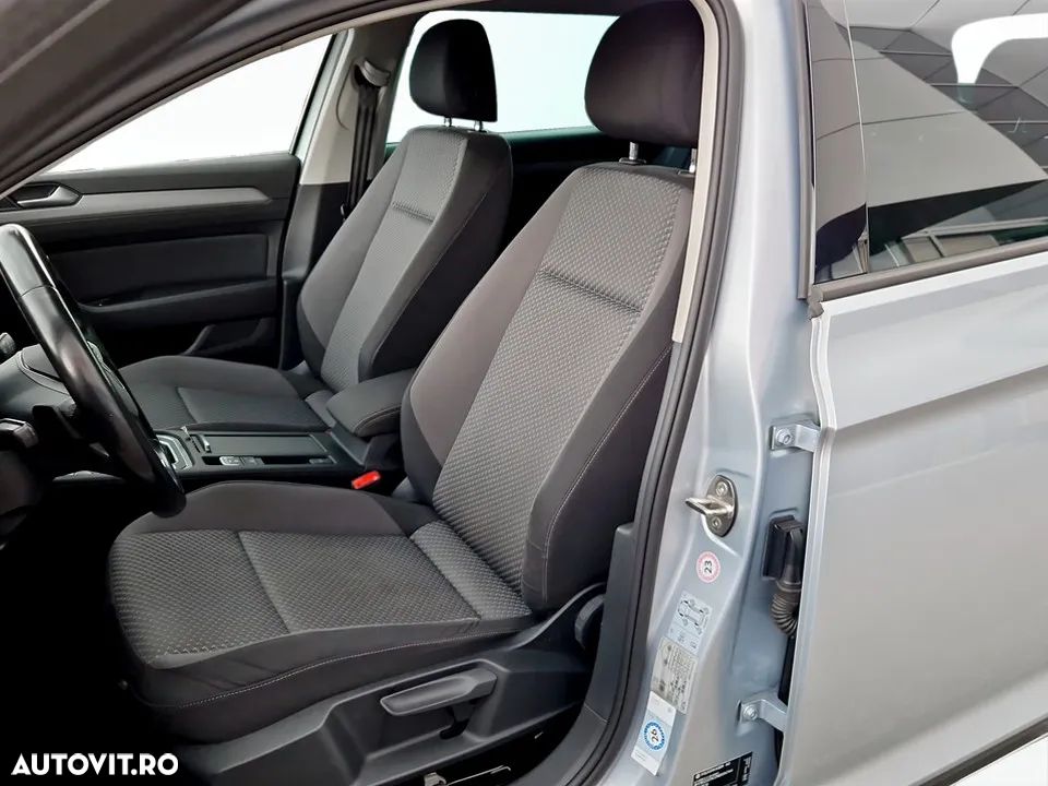 Volkswagen Passat - 12