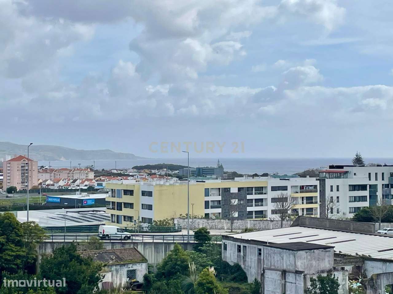 Apartamento T2 Duplex de Excelência | Último Piso | Vistas Mar e Serra - Grande imagem: 2/36