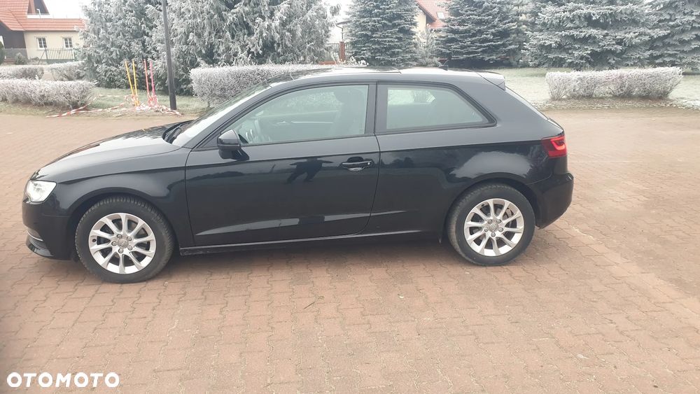 Audi A3 3-drzwiowe 1.6 TDI DPF Attraction - 4
