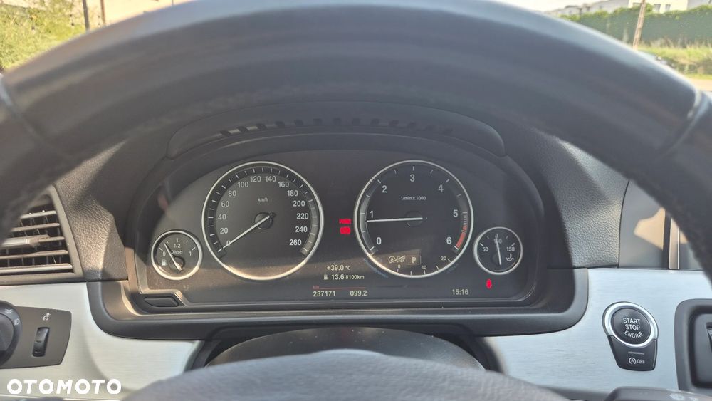 BMW Seria 5 520d xDrive - 9