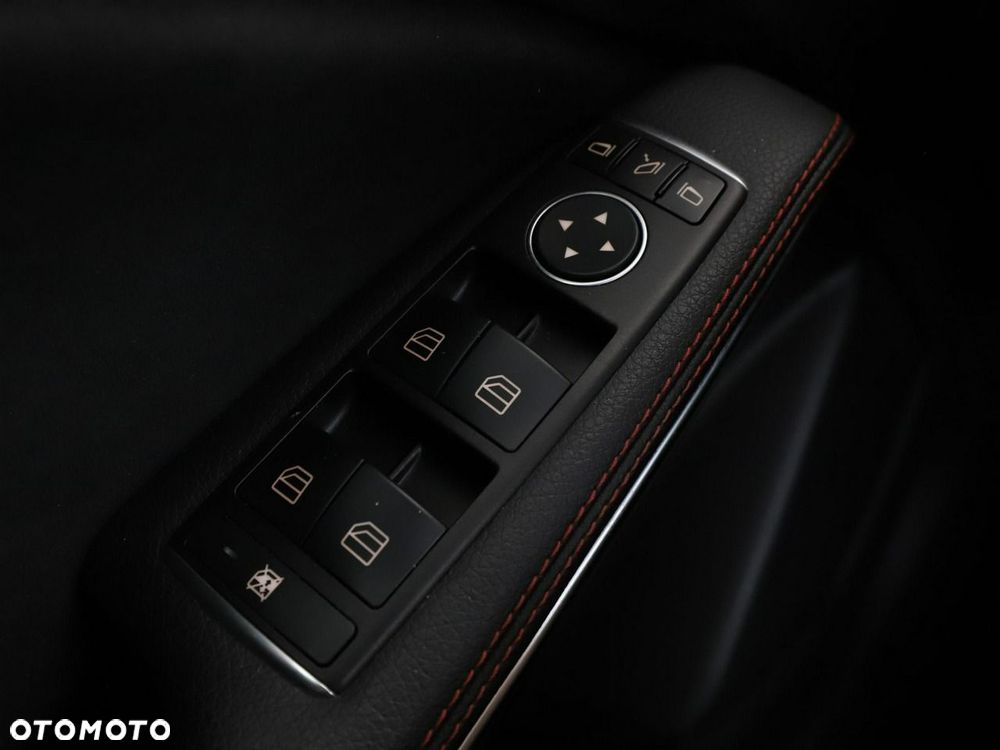 Mercedes-Benz Klasa A 180 7G-DCT AMG Line - 33