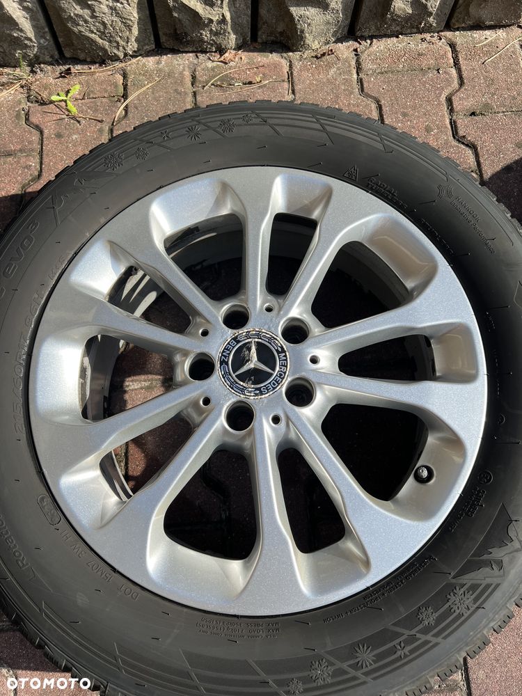 Sprzedam oryginalny komplet felg Mercedes GLA 17” wraz z oponami zimowymi oraz czujnikami ciśnienia - 3