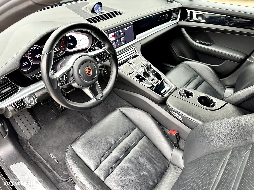 Porsche Panamera 4 E-Hybrid - 22