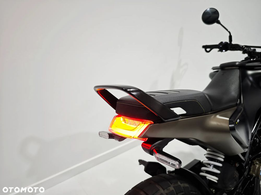 Husqvarna Svartpilen - 8