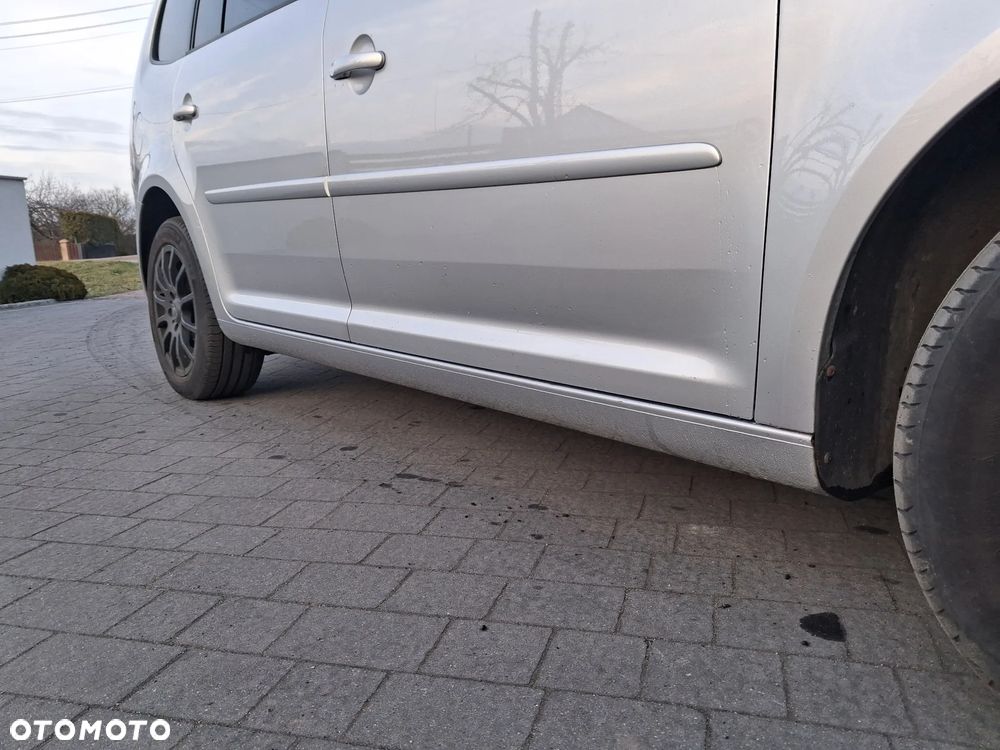 Volkswagen Touran 1.2 TSI STYLE - 16