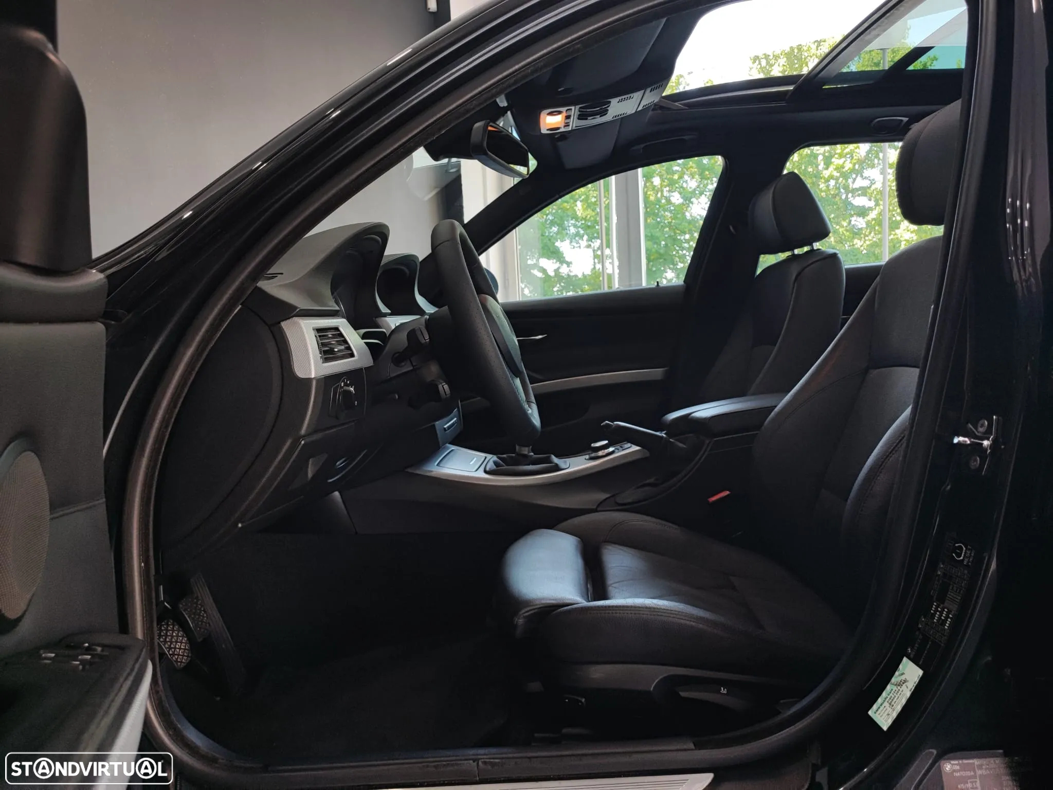 BMW 320 d Touring Navigation Sport - 24