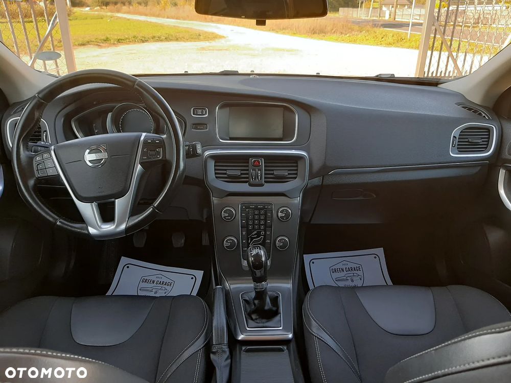 Volvo V40 D2 Momentum - 27
