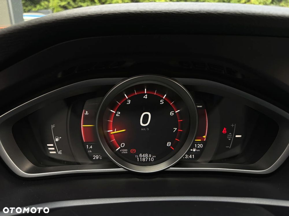 Volvo V40 T3 Momentum - 21