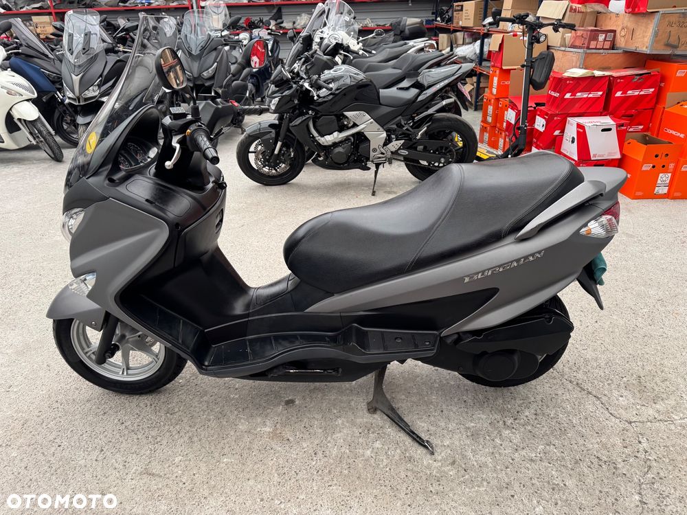 Suzuki Burgman - 4