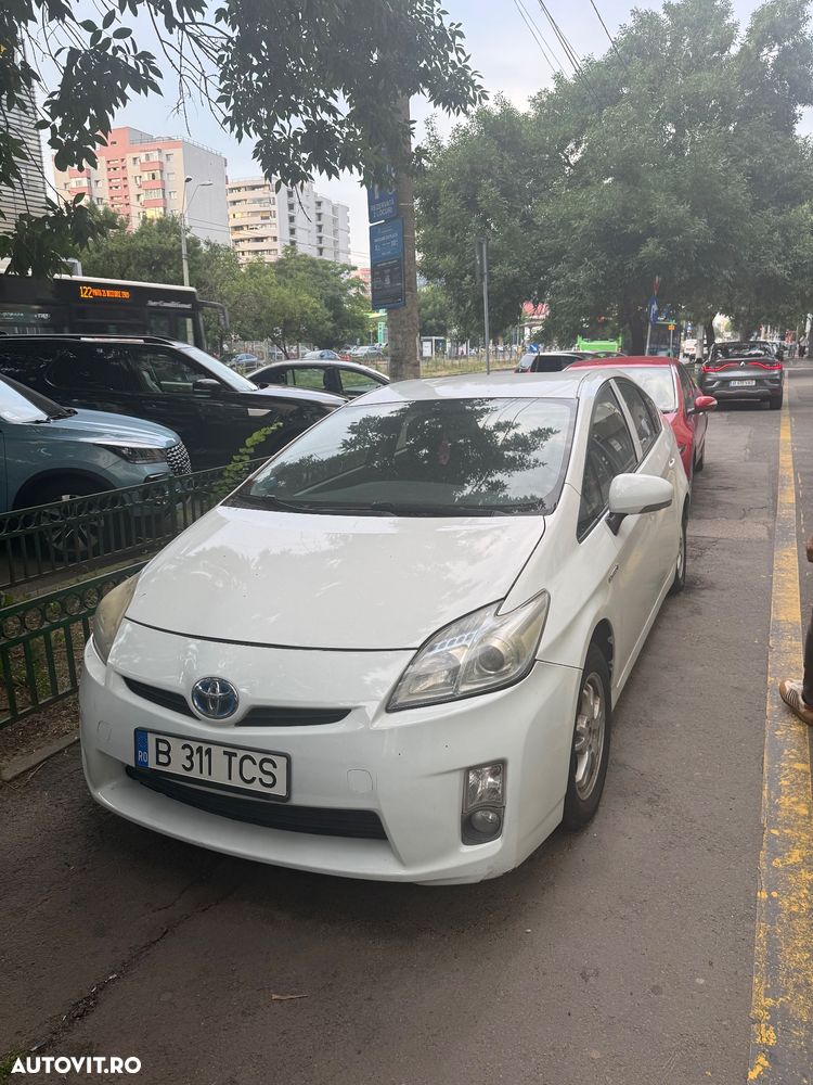 Toyota Prius (Hybrid) Luna - 1