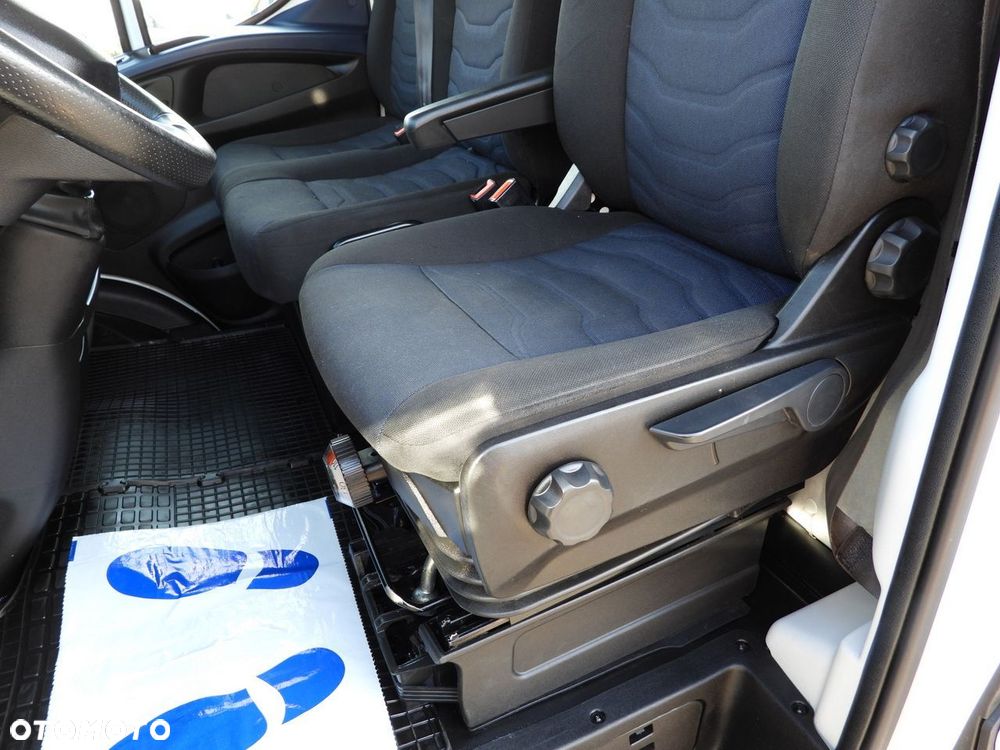 Iveco DAILY 35S16 CONNECT KONTENER WINDA 8 PALET TEMPOMAT NAWIGACJA LEDY AUTOMAT HI-MATIC KLIMATYZACJA  160KM - 26