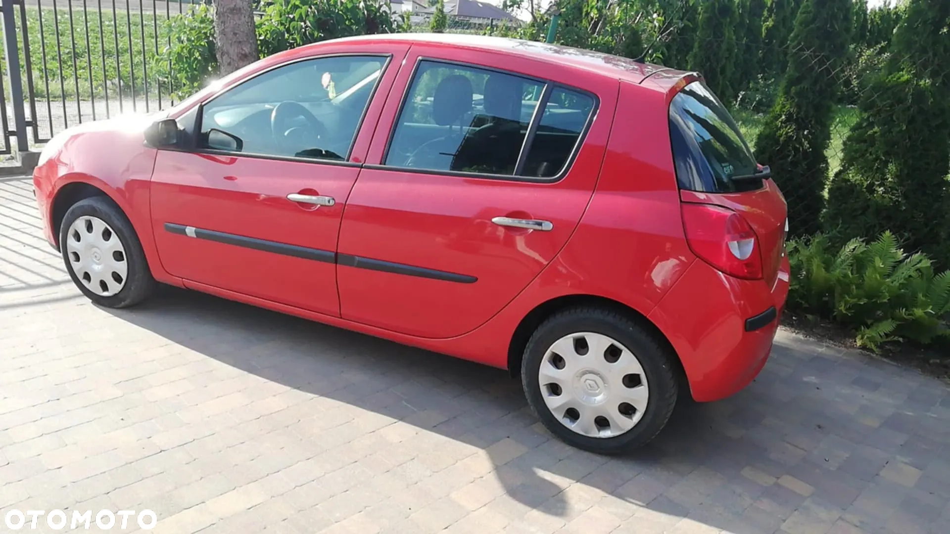 Renault Clio 1.2 16V Alize - 19