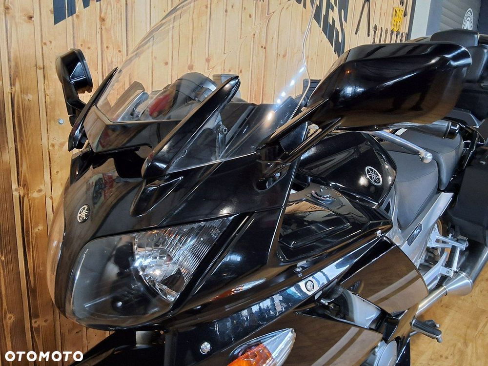 Yamaha FJR - 28