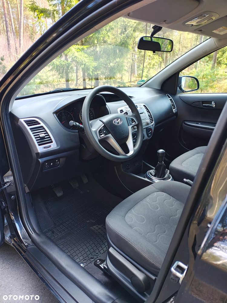 Hyundai i20 - 20