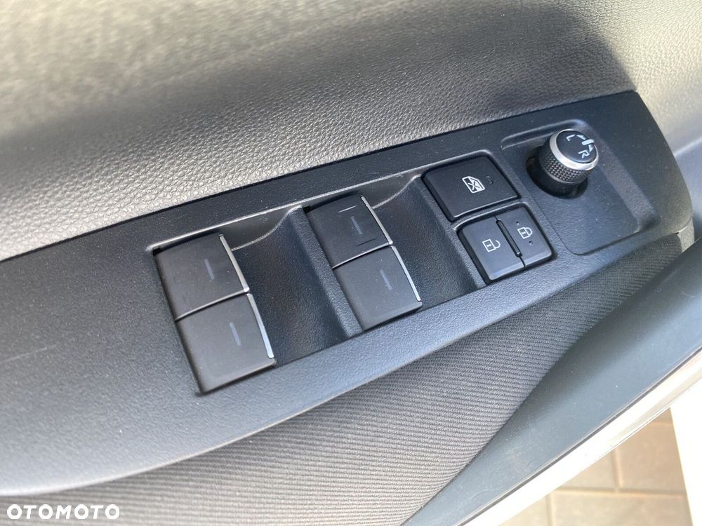 Toyota Corolla - 10
