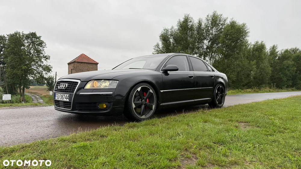 Audi A8 4.2 Quattro - 1