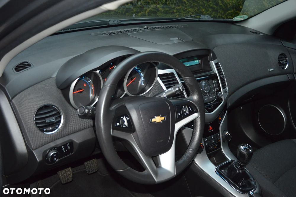 Chevrolet Cruze 1.8 LT+ - 11