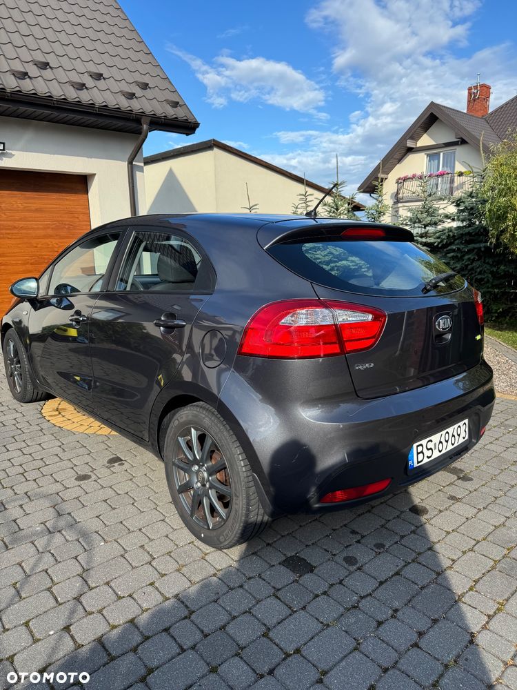 Kia Rio - 5