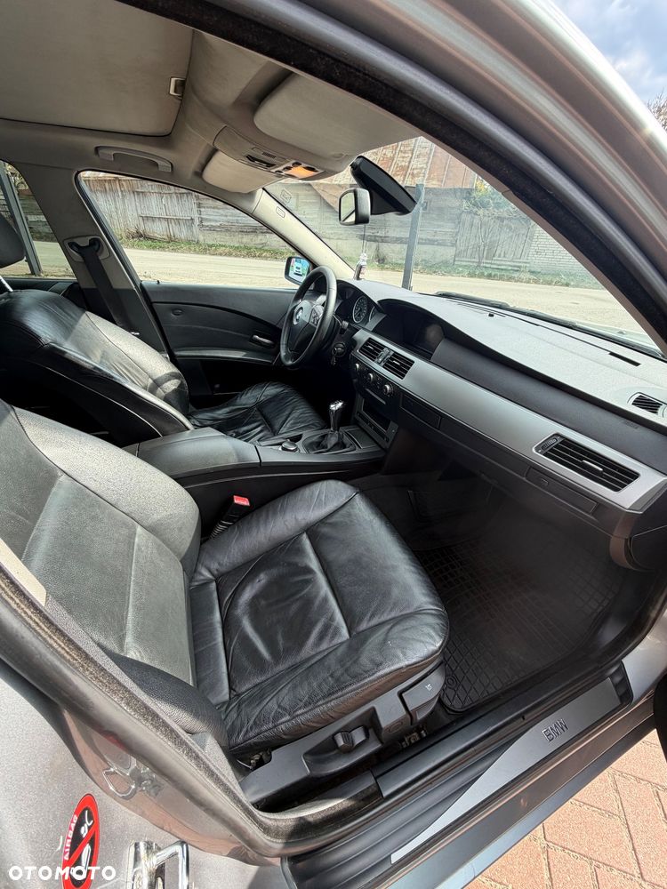 BMW Seria 5 525d - 10