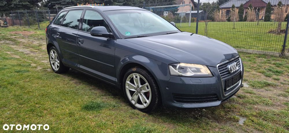 Audi A3 Sportback - 1