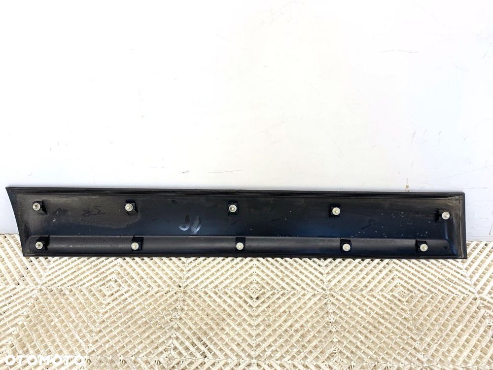 LISTWA DRZWI PRAWY PRZÓD  NISSAN QASHQAI / QASHQAI +2 I (J10, NJ10, JJ10E) 2006 - 2014 1.6 84 kW - 2
