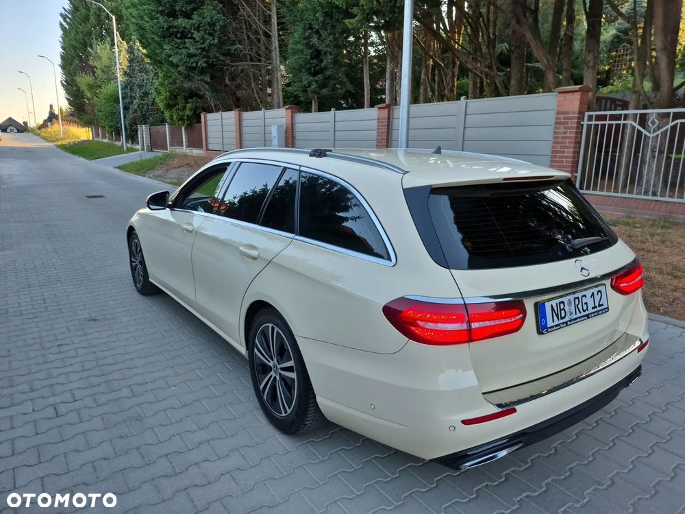 Mercedes-Benz Klasa E 220 d 9G-TRONIC - 22