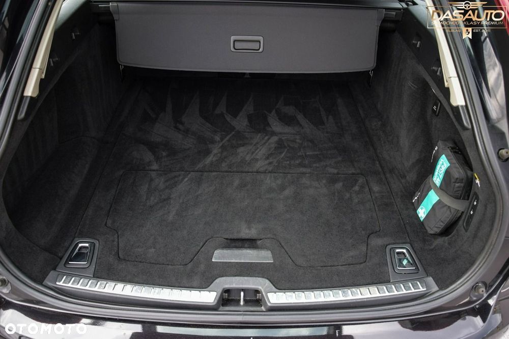 Volvo V90 D5 SCR AWD Inscription - 29