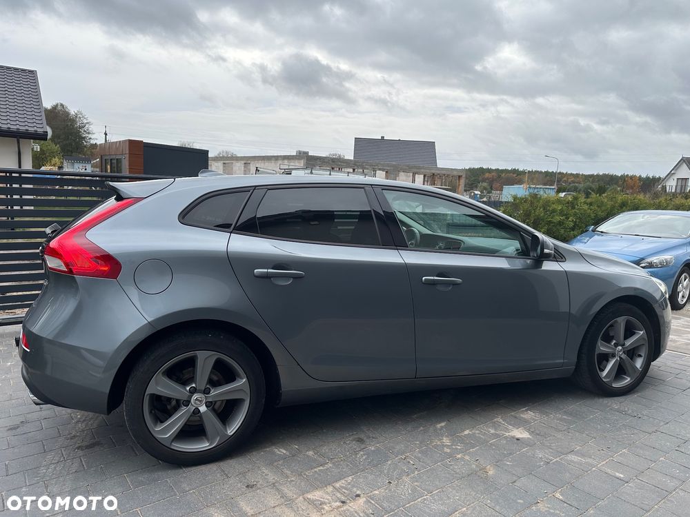 Volvo V40 T3 Drive-E Momentum - 12