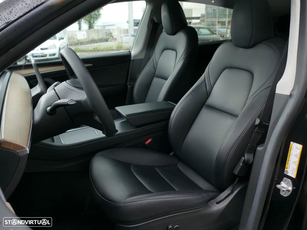 Tesla Model Y Long Range Tração Integral - 24