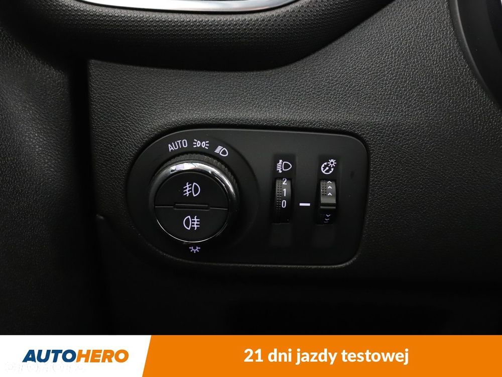 Opel Crossland X 1.2 T Design Line S&S - 28