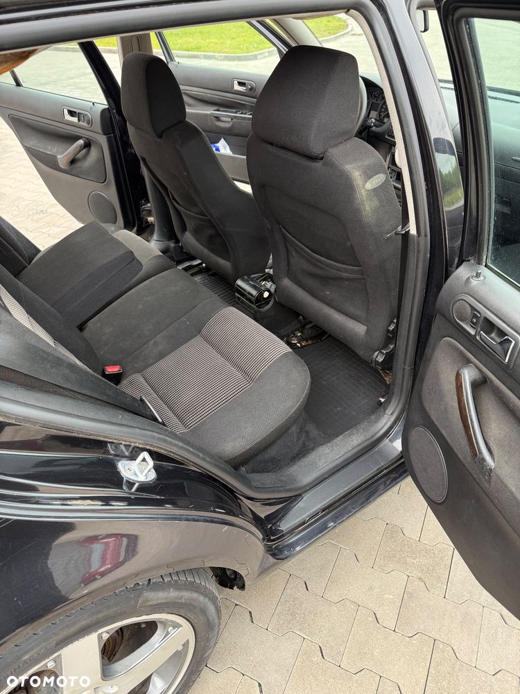 Volkswagen Golf 1.9 TDI Highline - 20