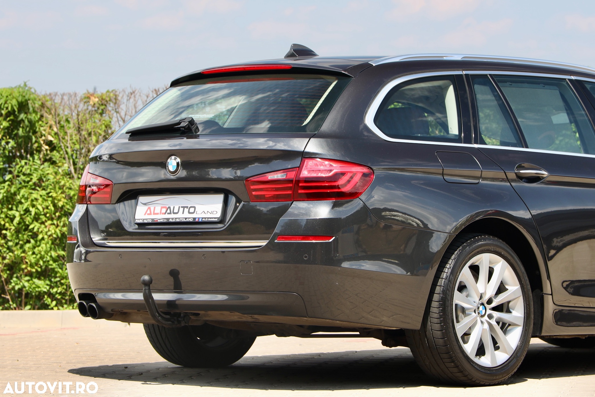 BMW Seria 5 520i Touring Aut. Luxury Line - 31