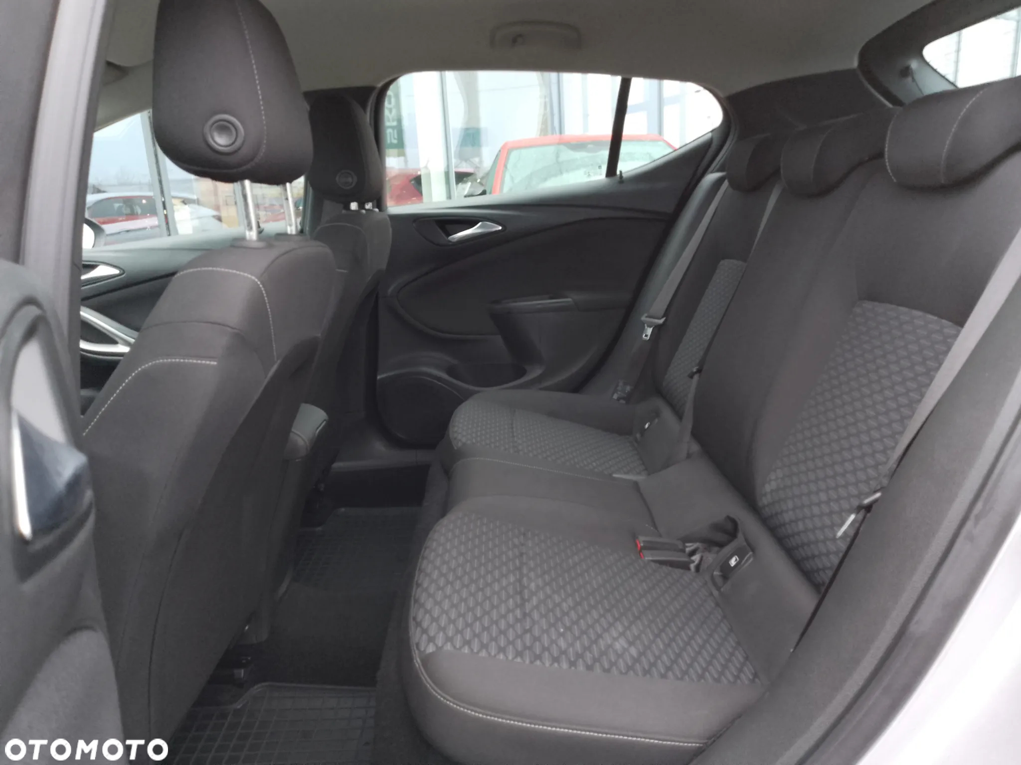 Opel Astra V 1.2 T Edition S&S - 18