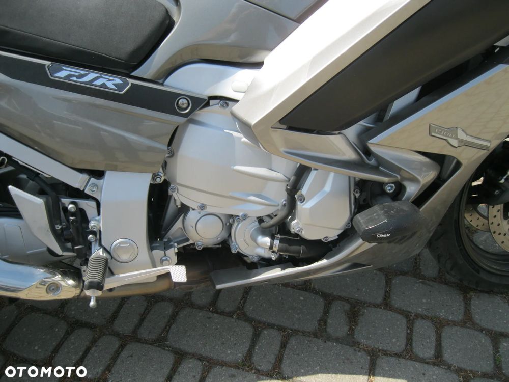 Yamaha FJR - 12