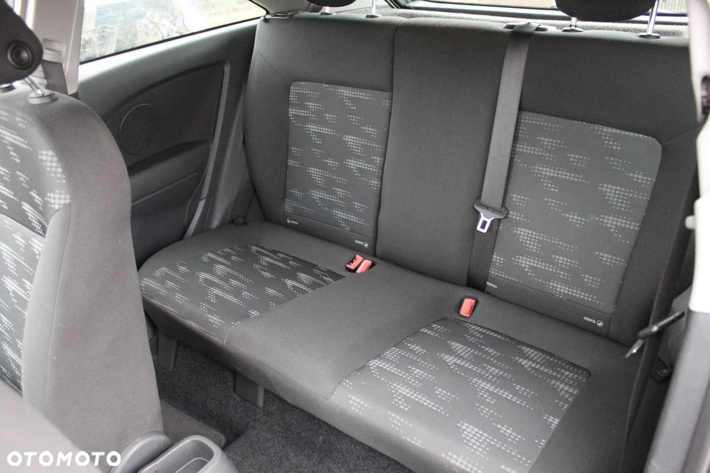 Opel Corsa 1.4 16V Satellite - 14