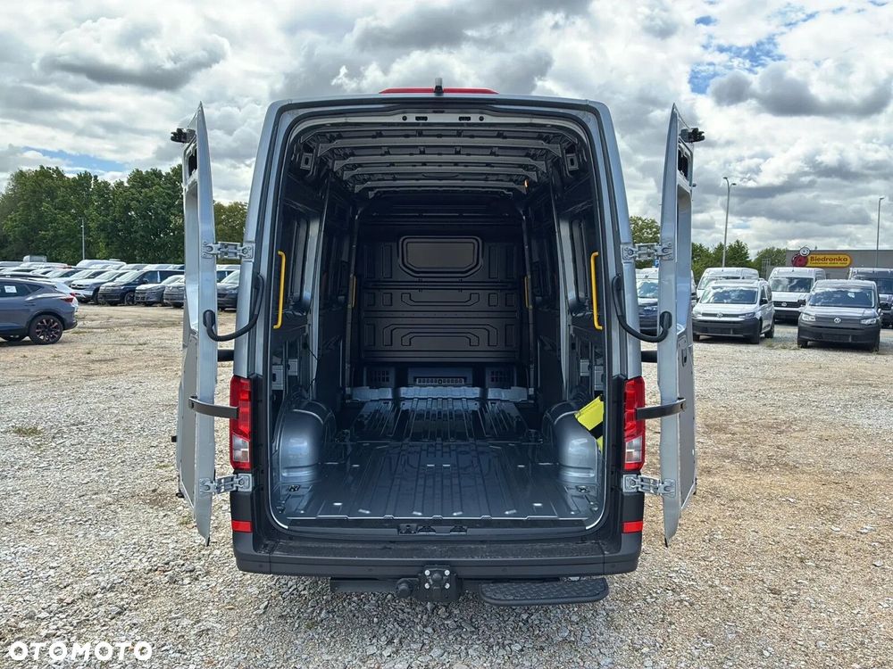 Volkswagen Crafter 35 Furgon L3H3, 2.0TDI 177KM, Wysoki dach, r.o. 3640 - 12