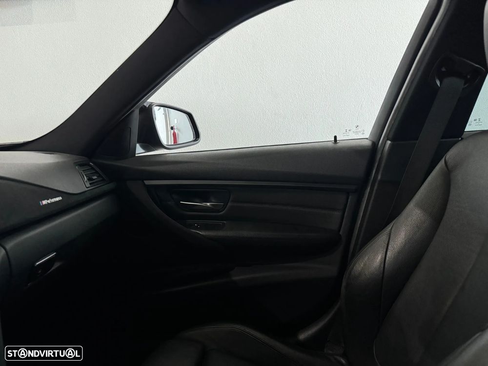 BMW 330 i Pack M Auto - 17