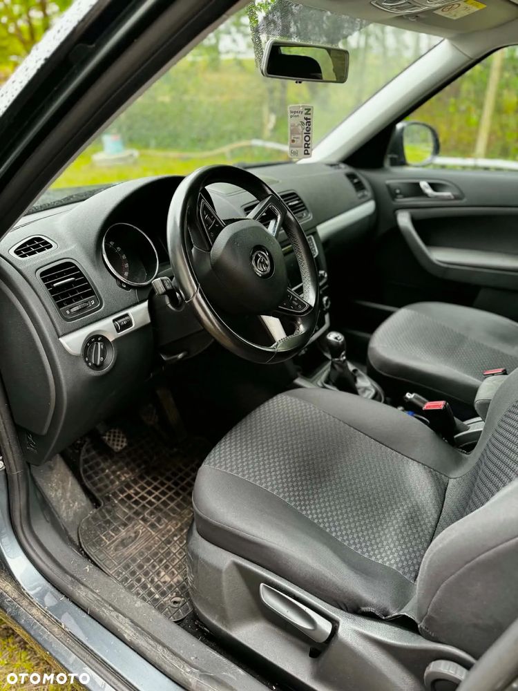 Skoda Yeti Tour Out 2.0 TDI SCR 4x4 - 9
