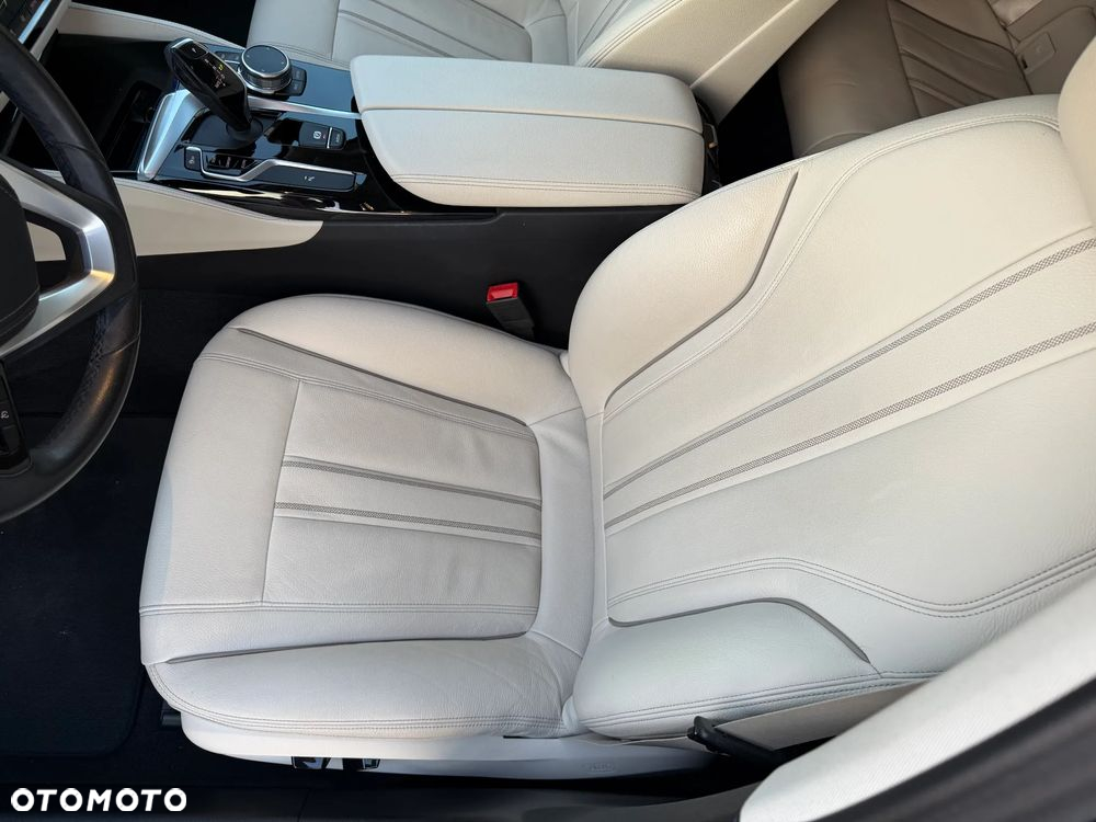 BMW Seria 5 520d Luxury Line - 11