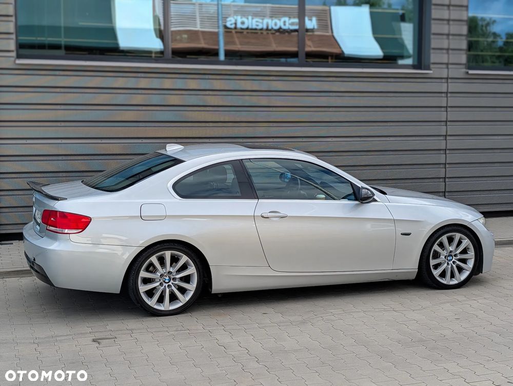 BMW Seria 3 325i M Sport Edition - 11