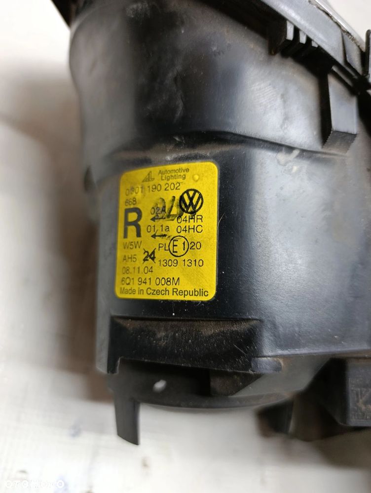 Polo 9N lampa przednia przód prawa oryginał lewa Valeo stan bdb bez uszkodzeń EU Volkswagen - 10