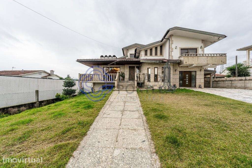 Moradia isolada T5 com garagem e jardim - Prazins Santo Tirso, Guimarã - Grande imagem: 2/54