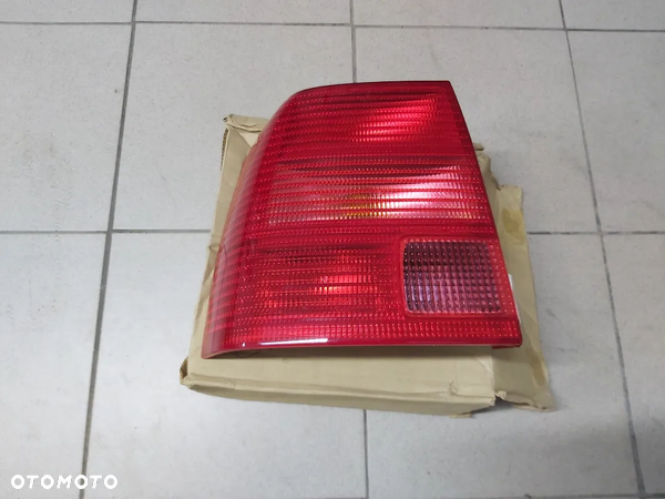 LAMPA TYLNA LEWA VW PASSAT 35B945095J