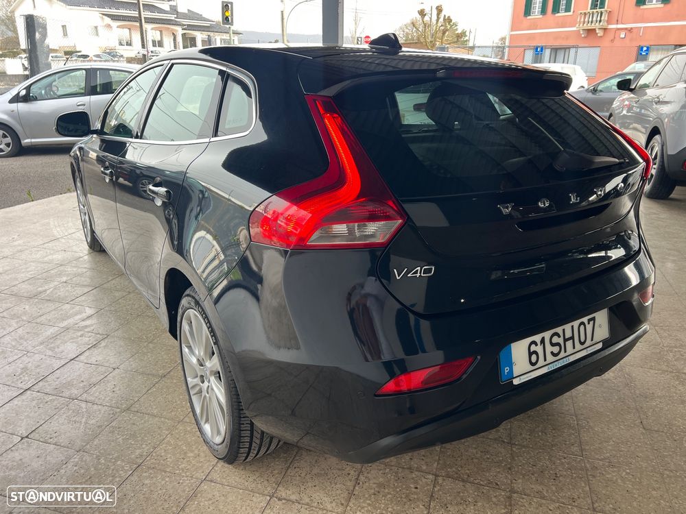 Volvo V40 - 18