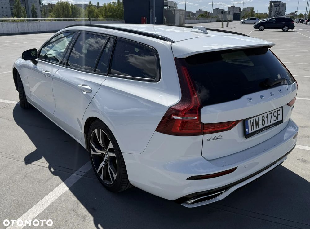 Volvo V60 D4 R-Design - 4